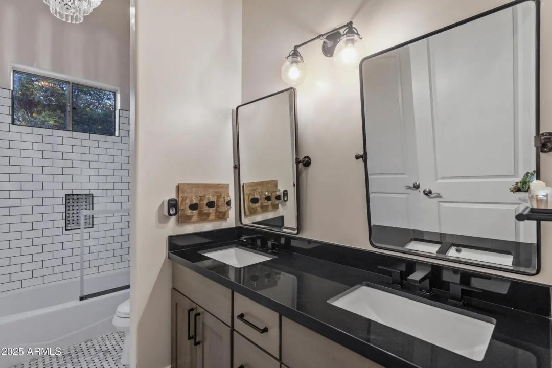 Real Estate Picture 33