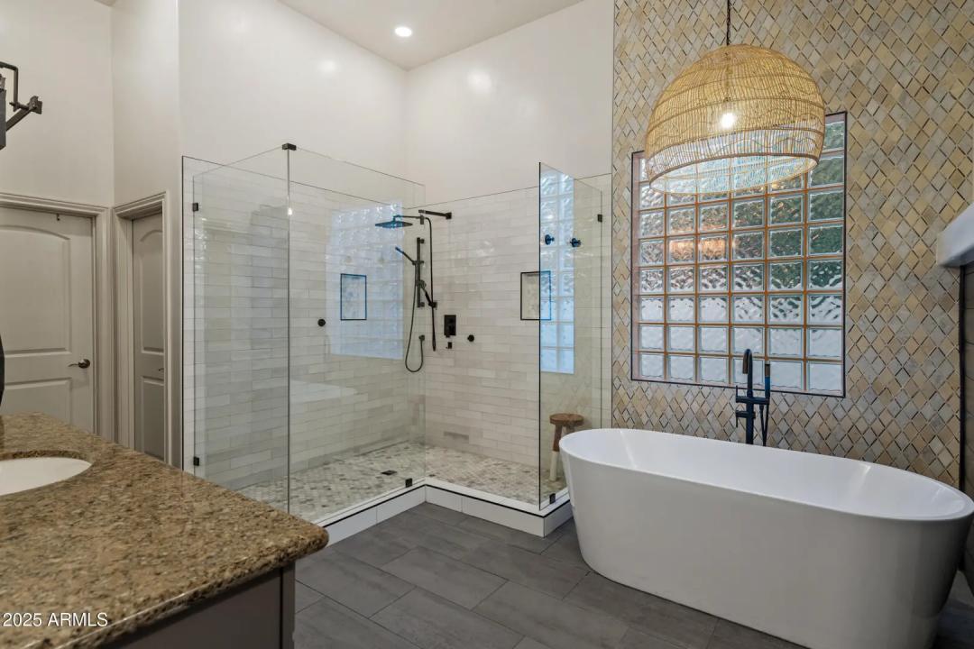 Real Estate Picture 42