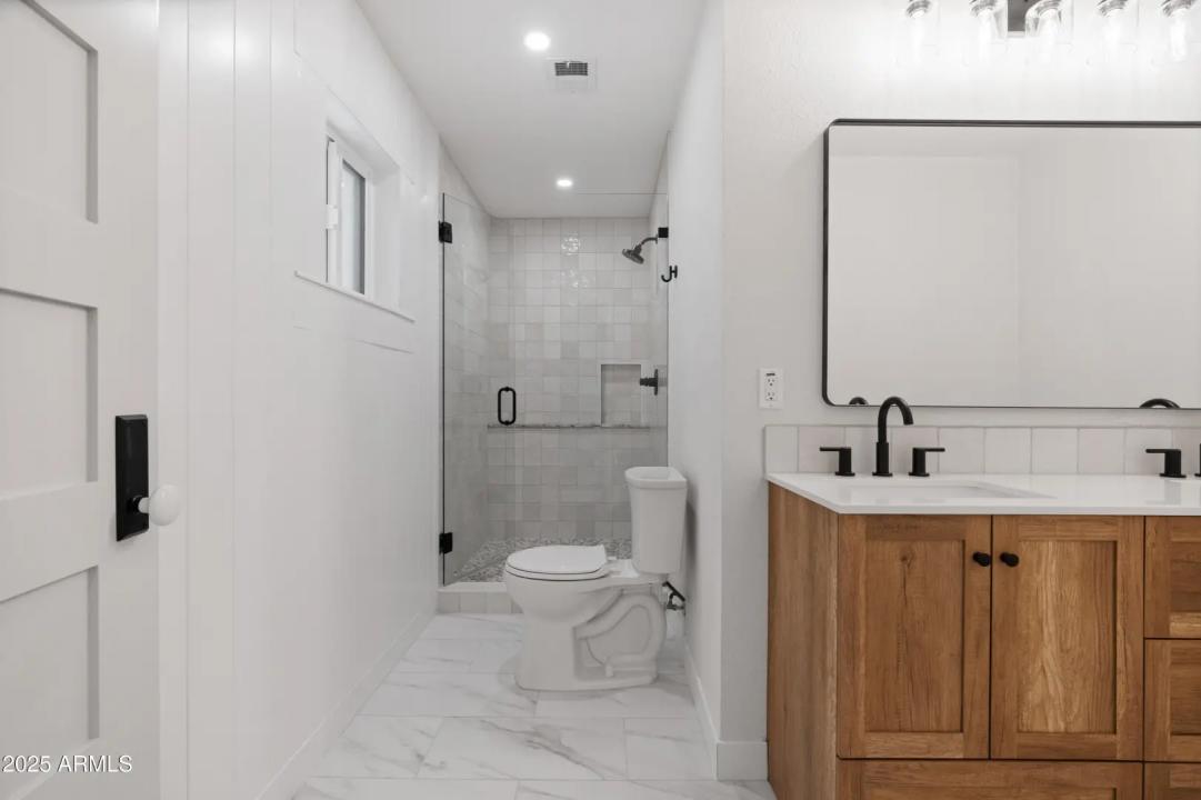 Real Estate Picture 10