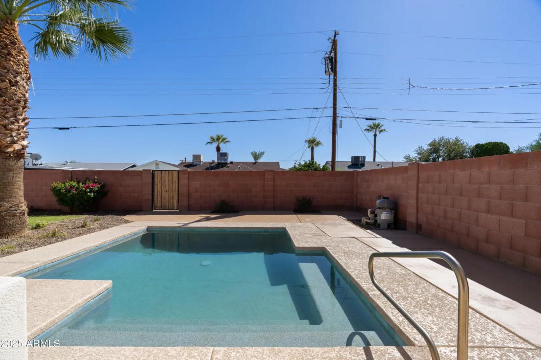 Real Estate Picture 17
