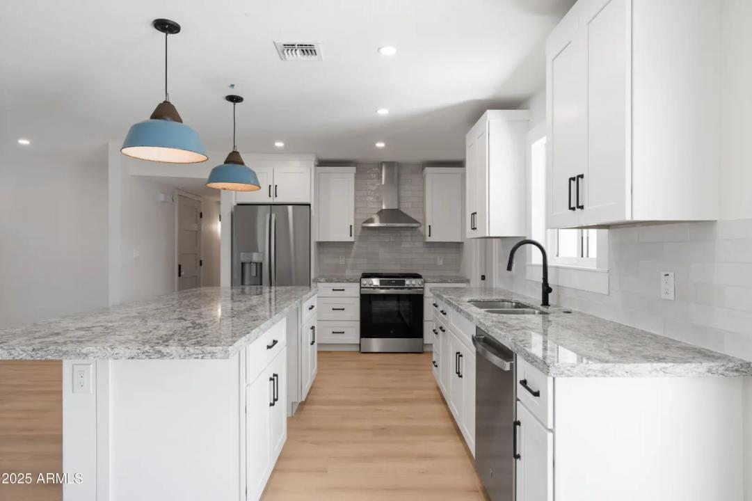 Real Estate Picture 5