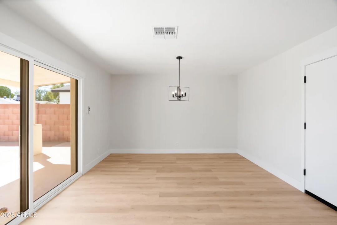 Real Estate Picture 8