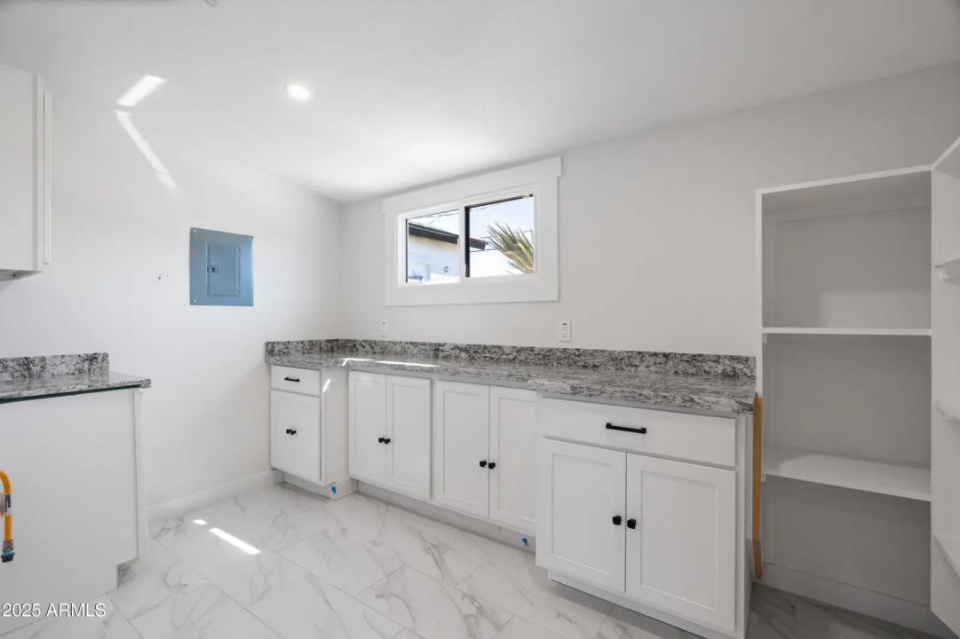 Real Estate Picture 16