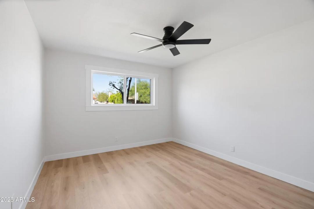 Real Estate Picture 15