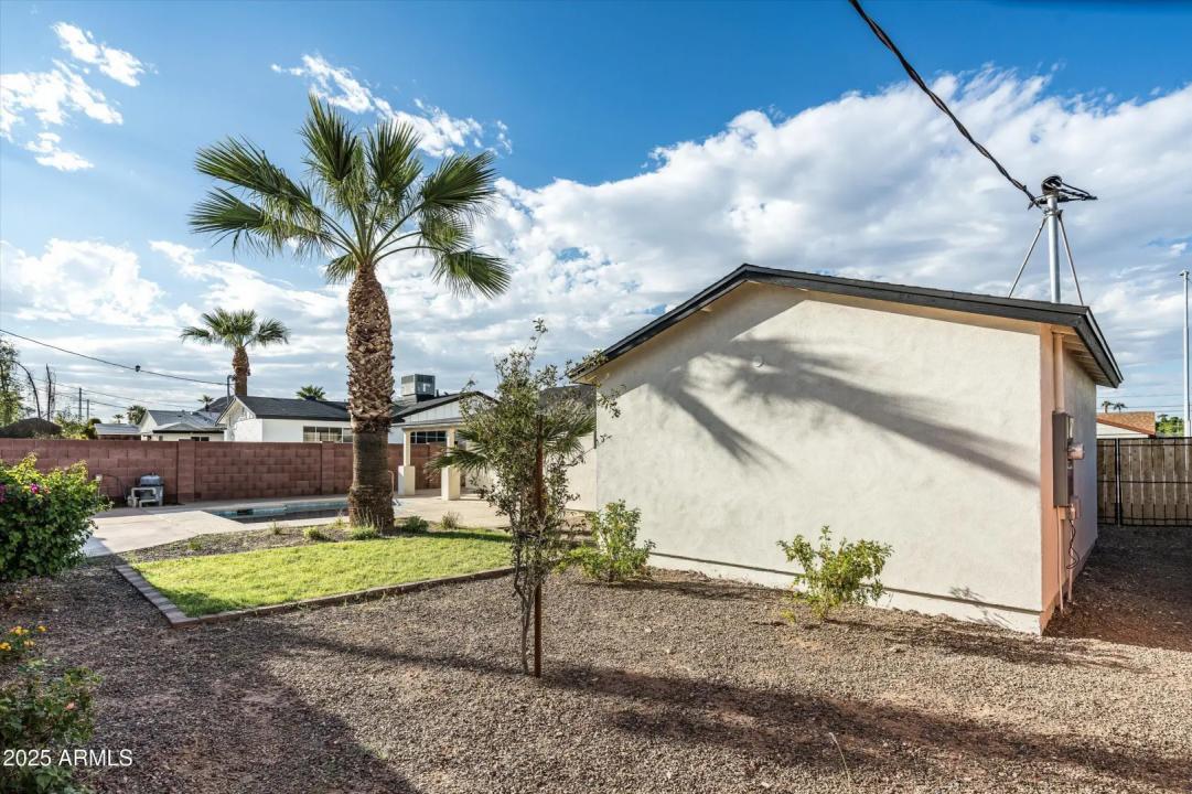 Real Estate Picture 19