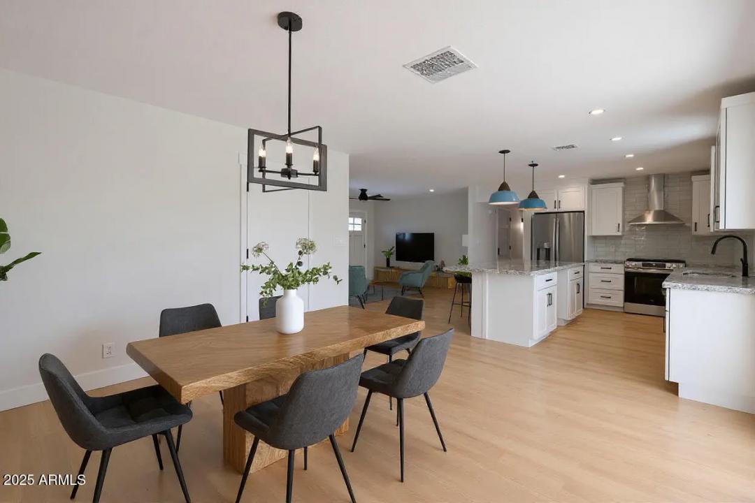 Real Estate Picture 8