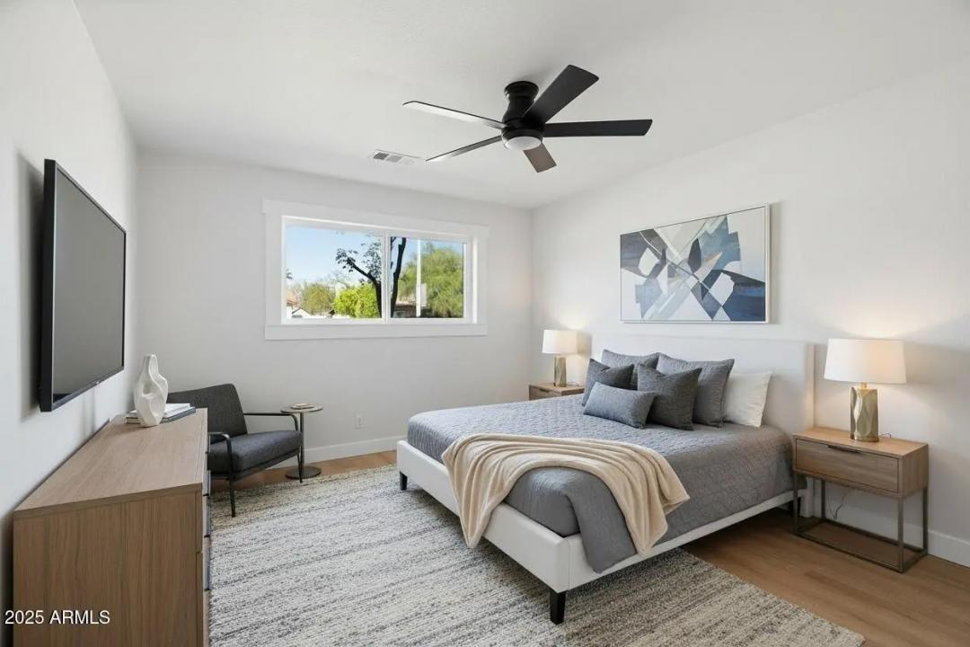 Real Estate Picture 15