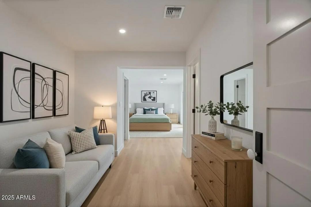 Real Estate Picture 12