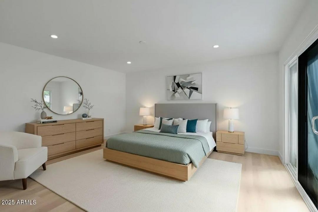 Real Estate Picture 13