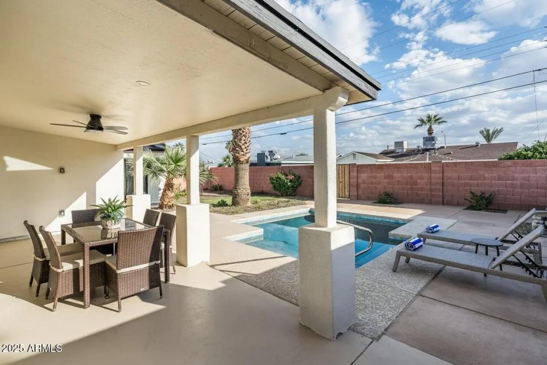 Real Estate Picture 17