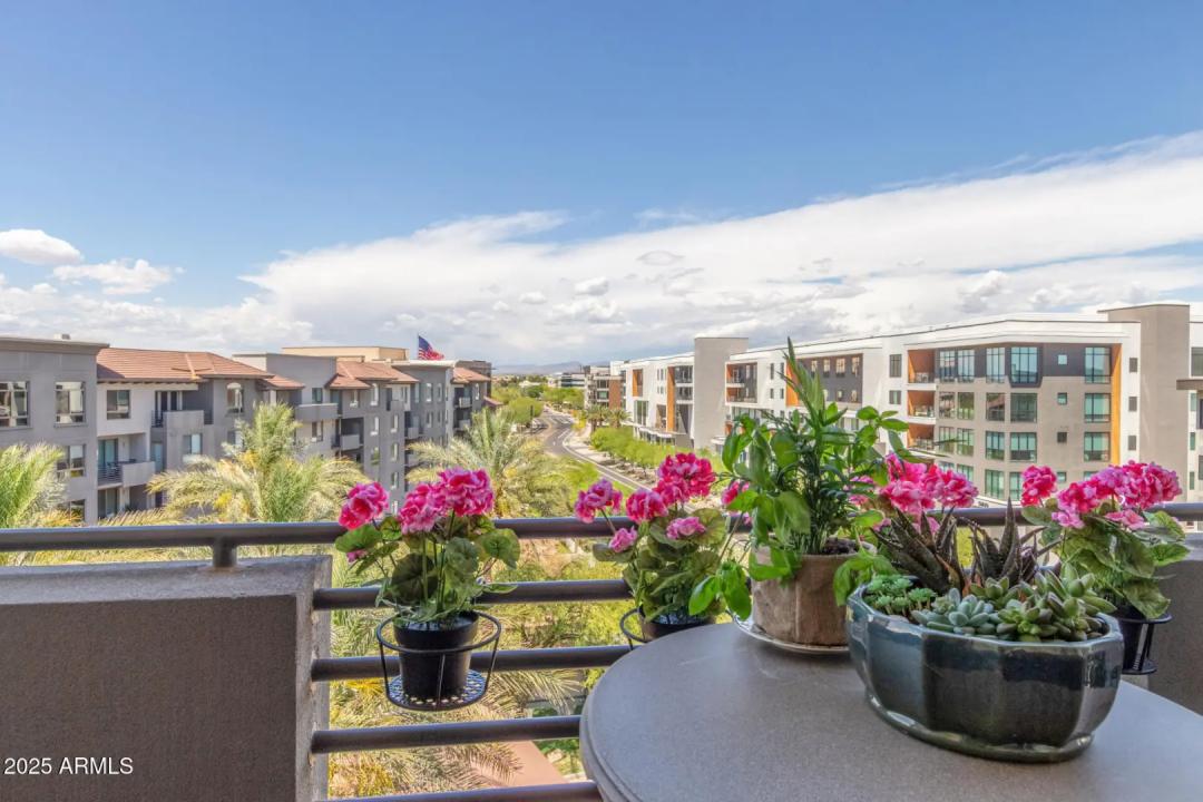 Real Estate Picture 24