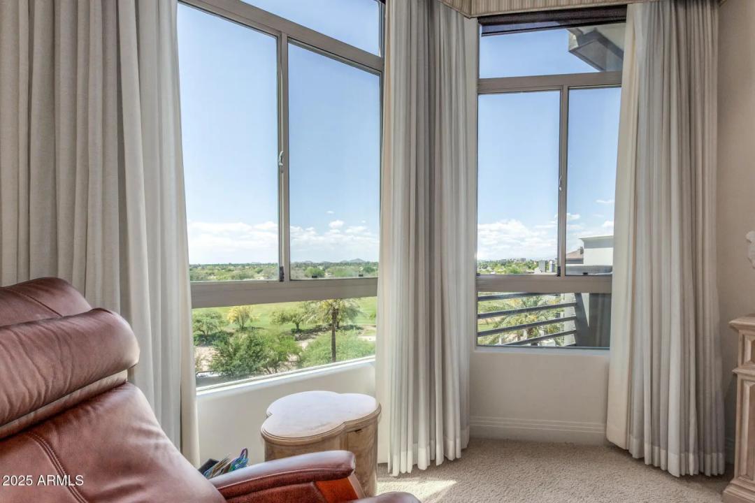 Real Estate Picture 14