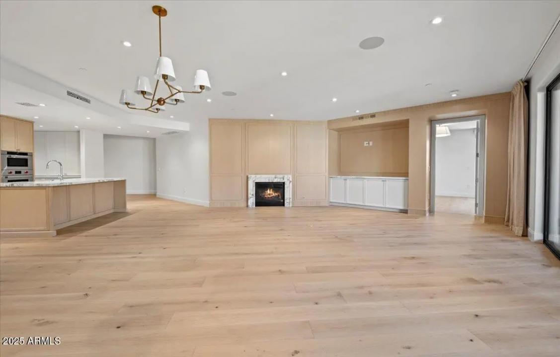 Real Estate Picture 4