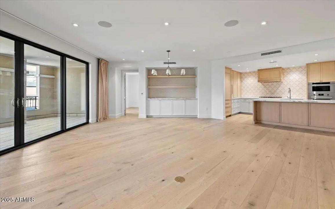 Real Estate Picture 6