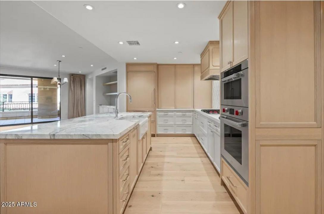 Real Estate Picture 7