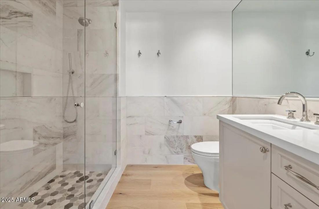 Real Estate Picture 16