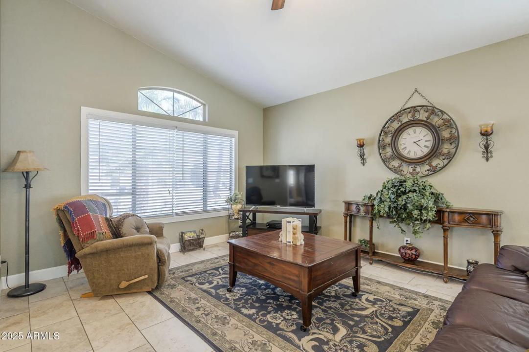 Real Estate Picture 14