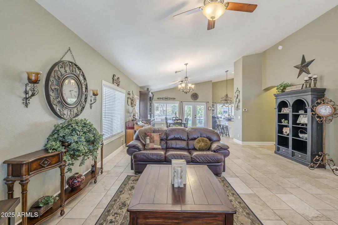 Real Estate Picture 15