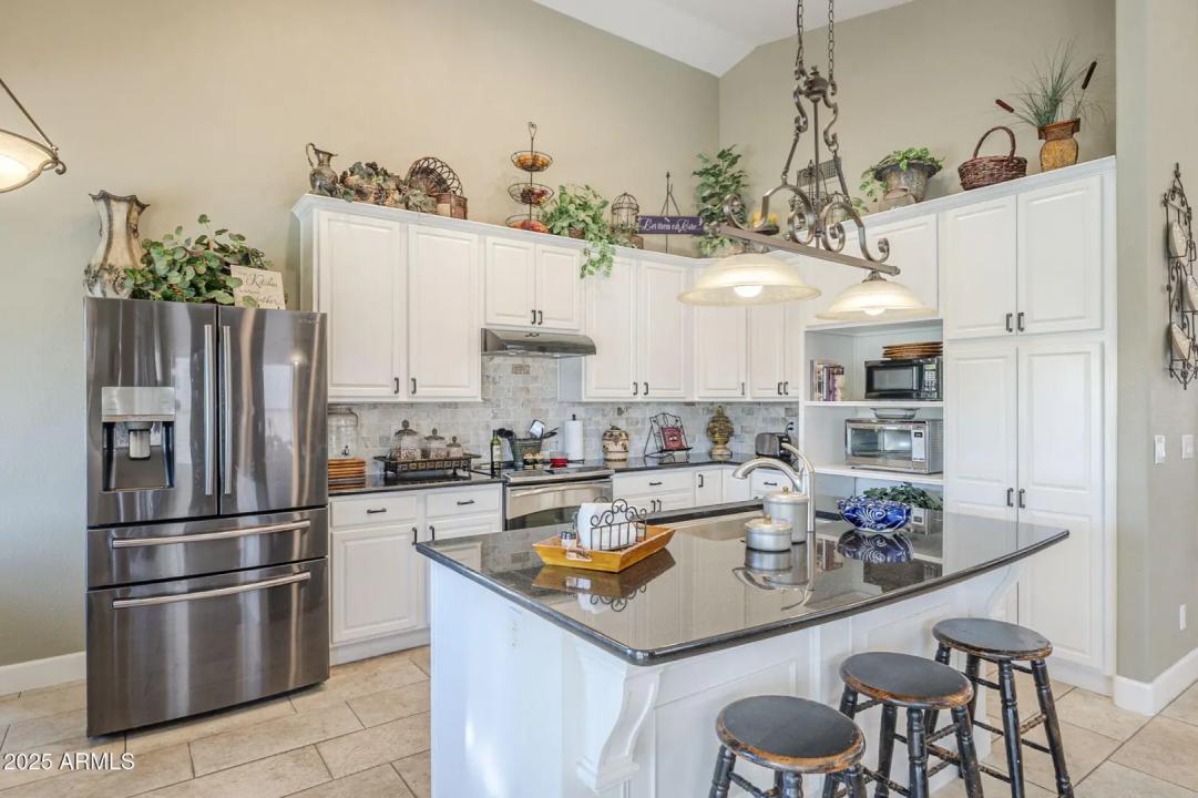 Real Estate Picture 23