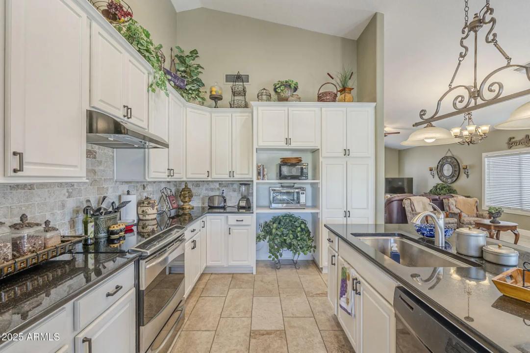 Real Estate Picture 25