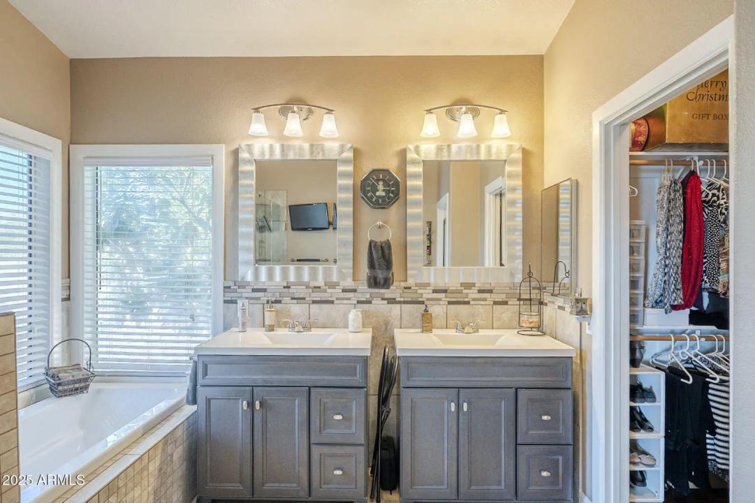 Real Estate Picture 32