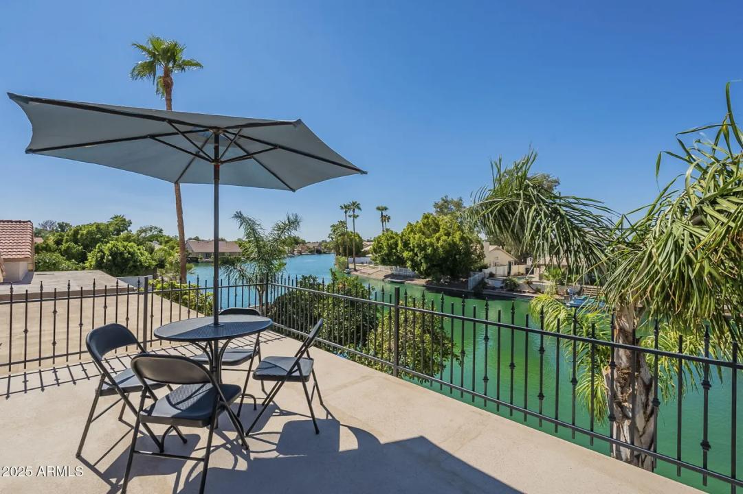 Real Estate Picture 4