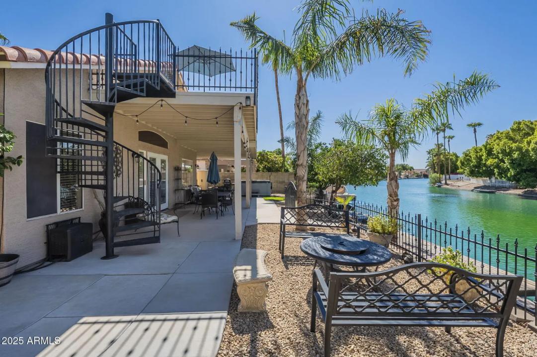 Real Estate Picture 3