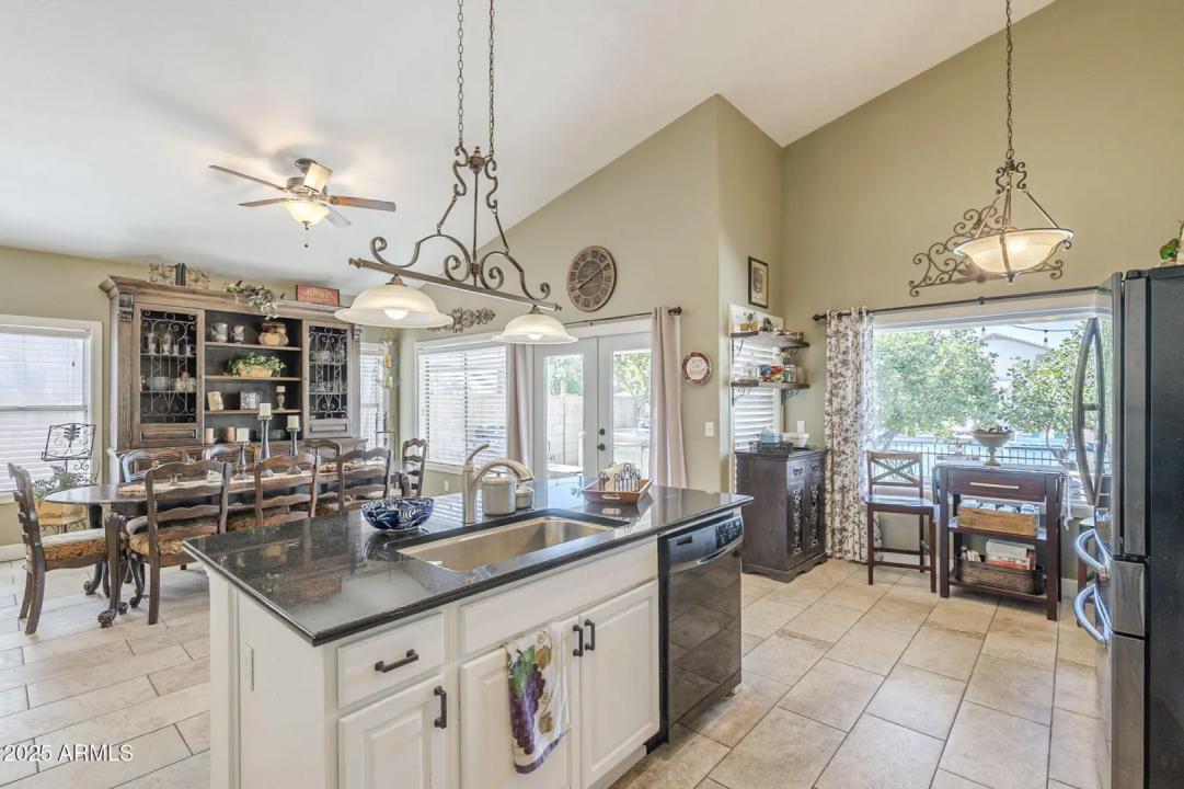 Real Estate Picture 20