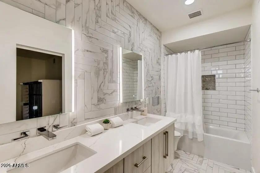 Real Estate Picture 16