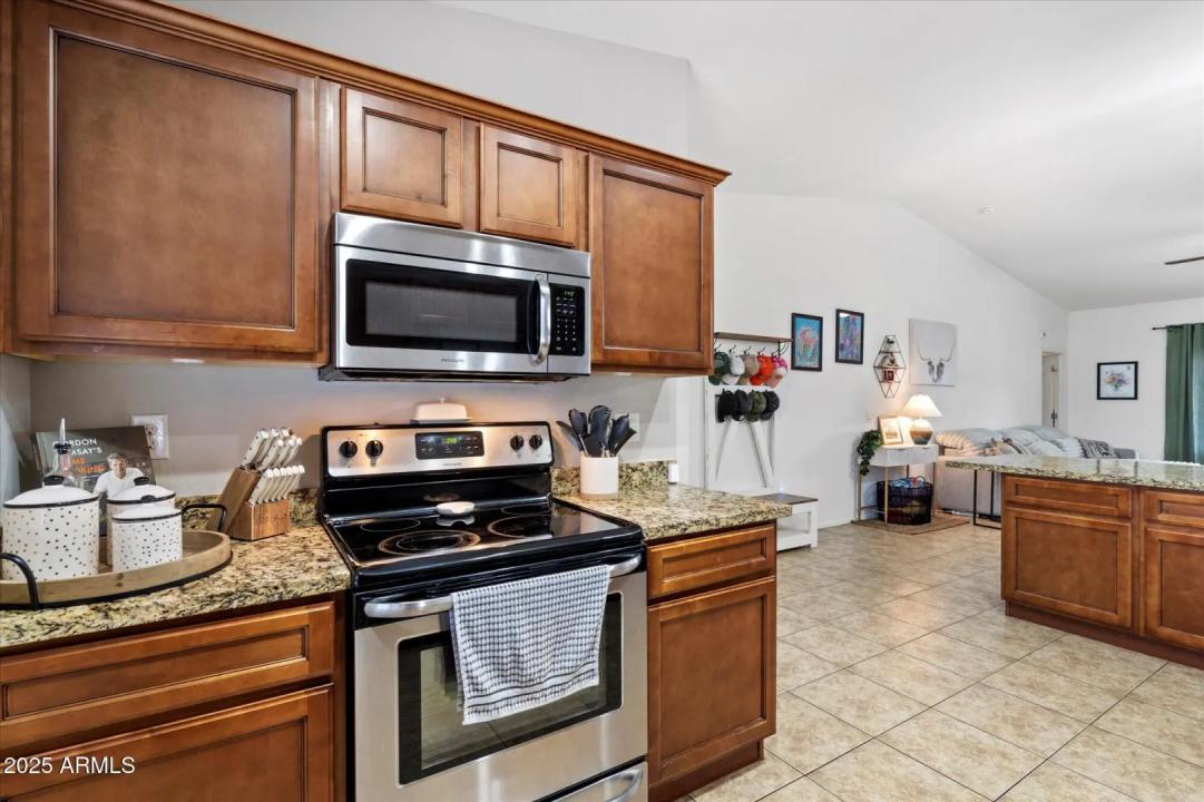 Real Estate Picture 4