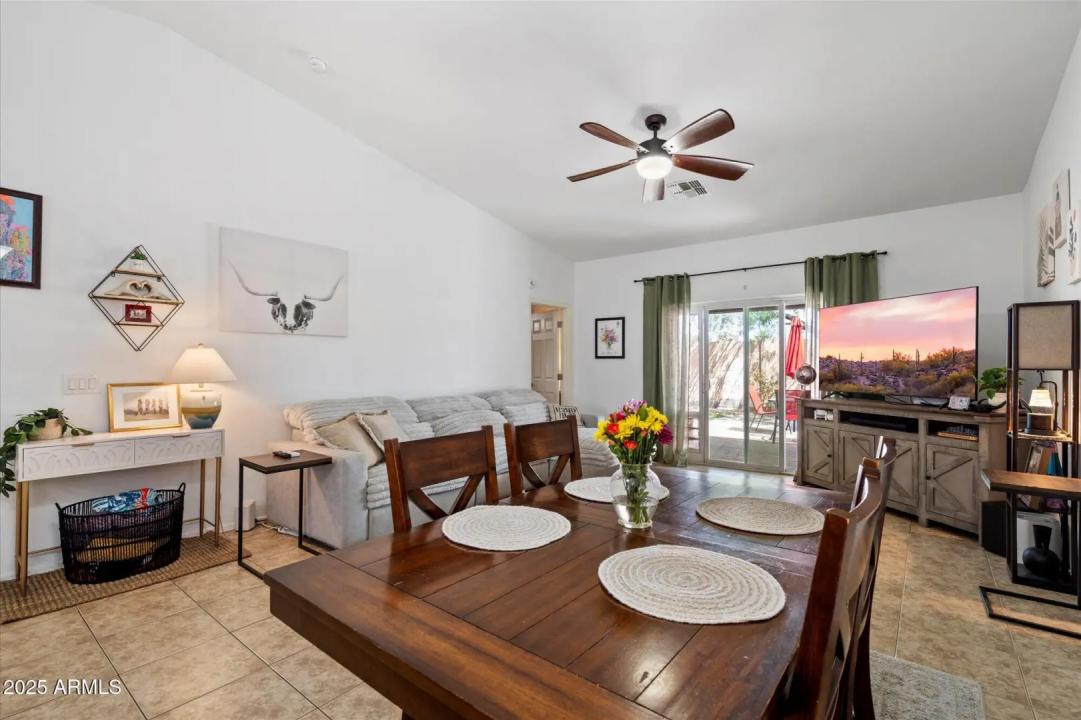 Real Estate Picture 7