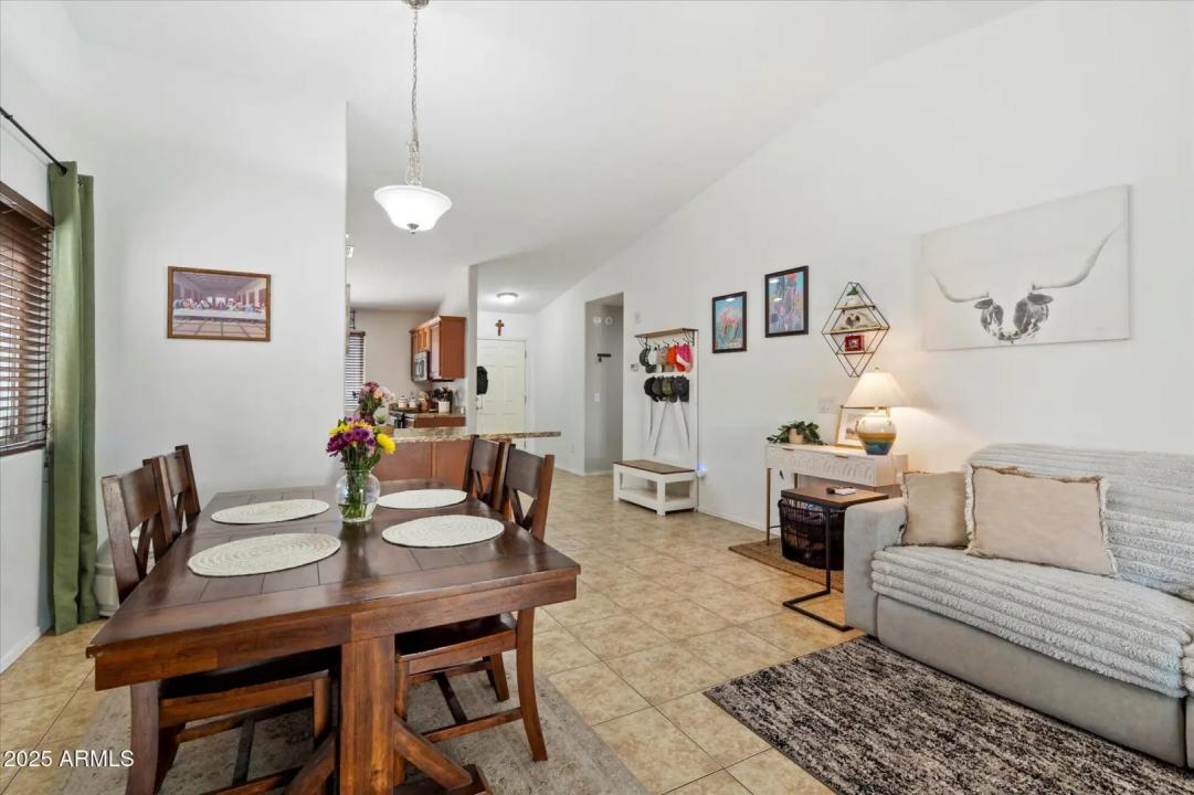 Real Estate Picture 8