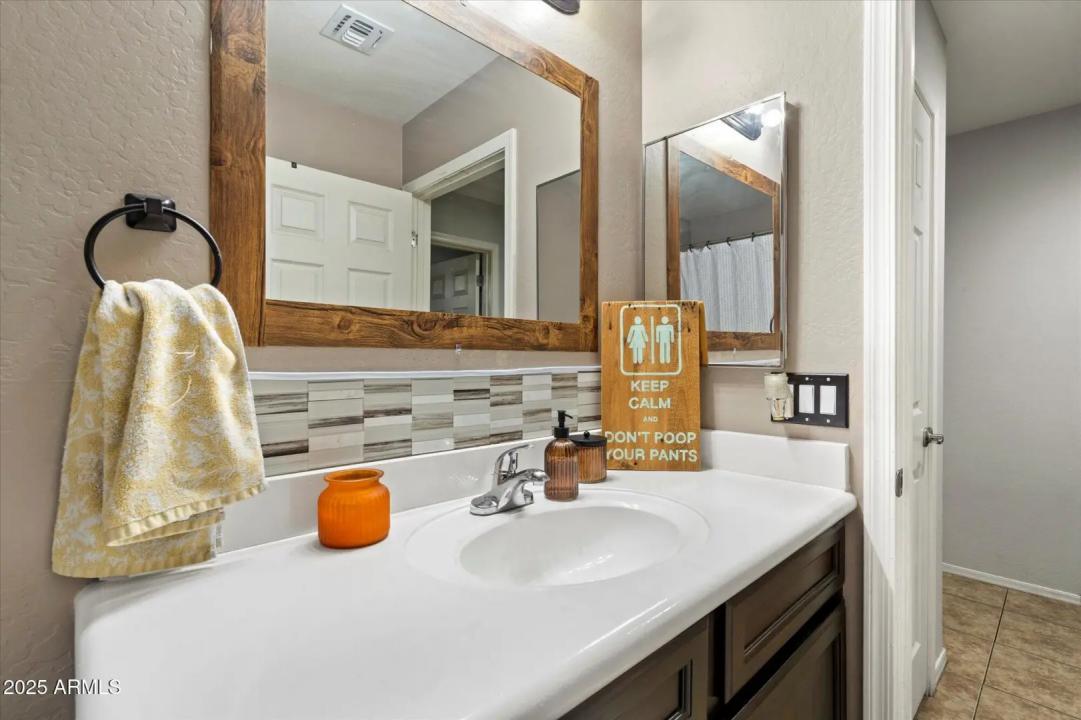 Real Estate Picture 16