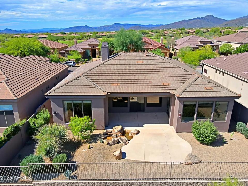 Real Estate Picture 3