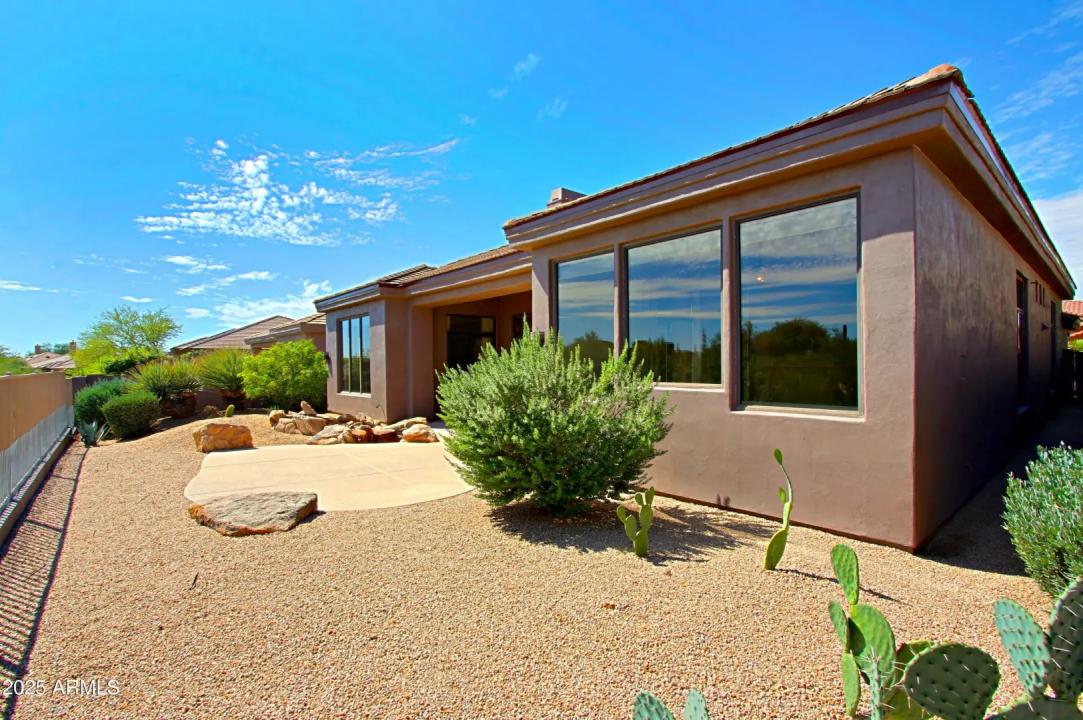 Real Estate Picture 4