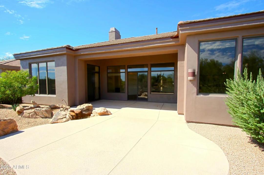 Real Estate Picture 5