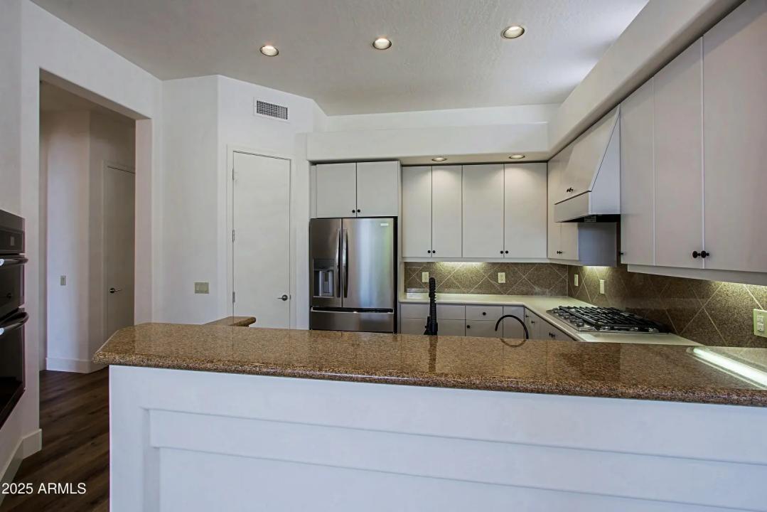 Real Estate Picture 23