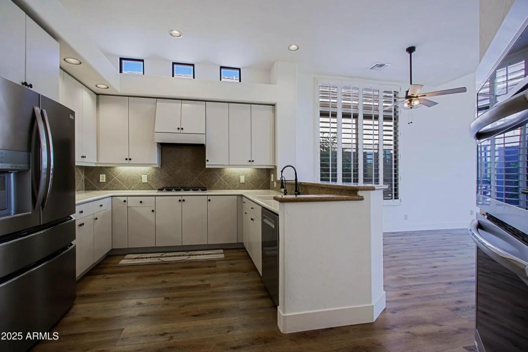 Real Estate Picture 24