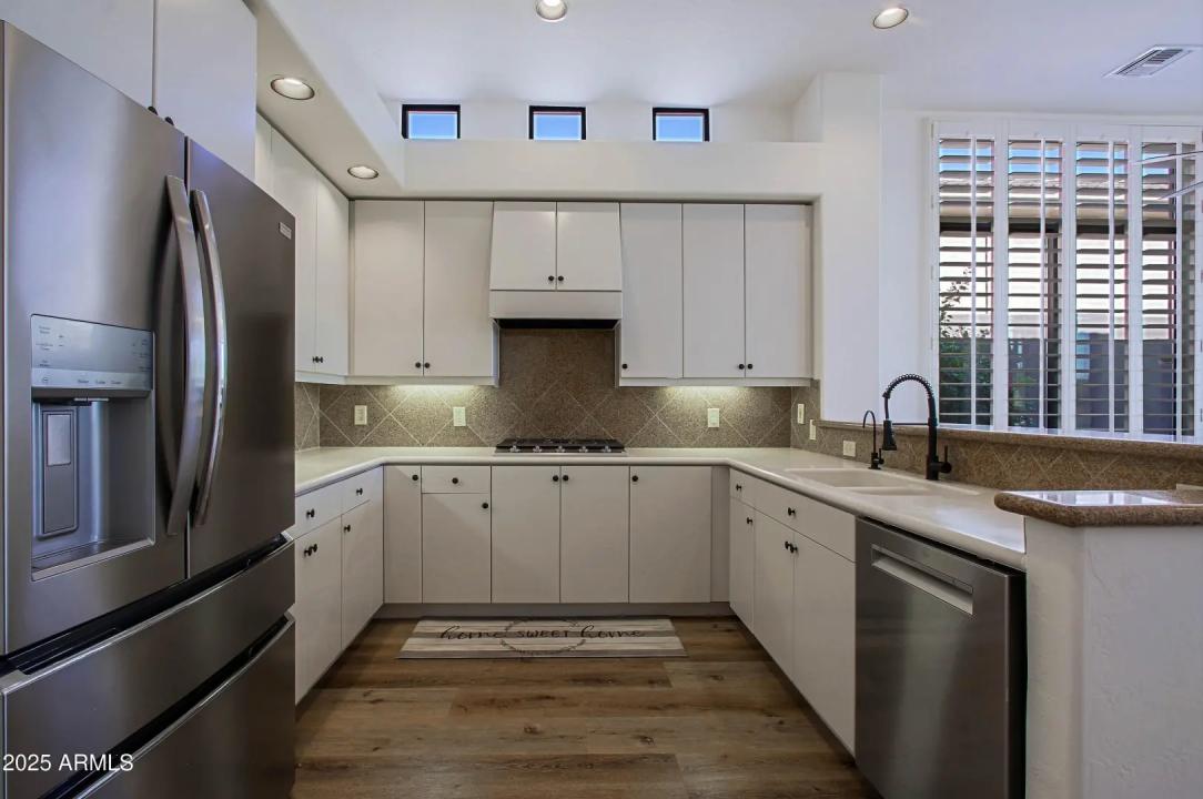Real Estate Picture 25