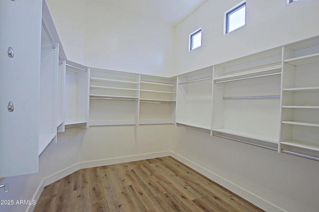 Real Estate Picture 32