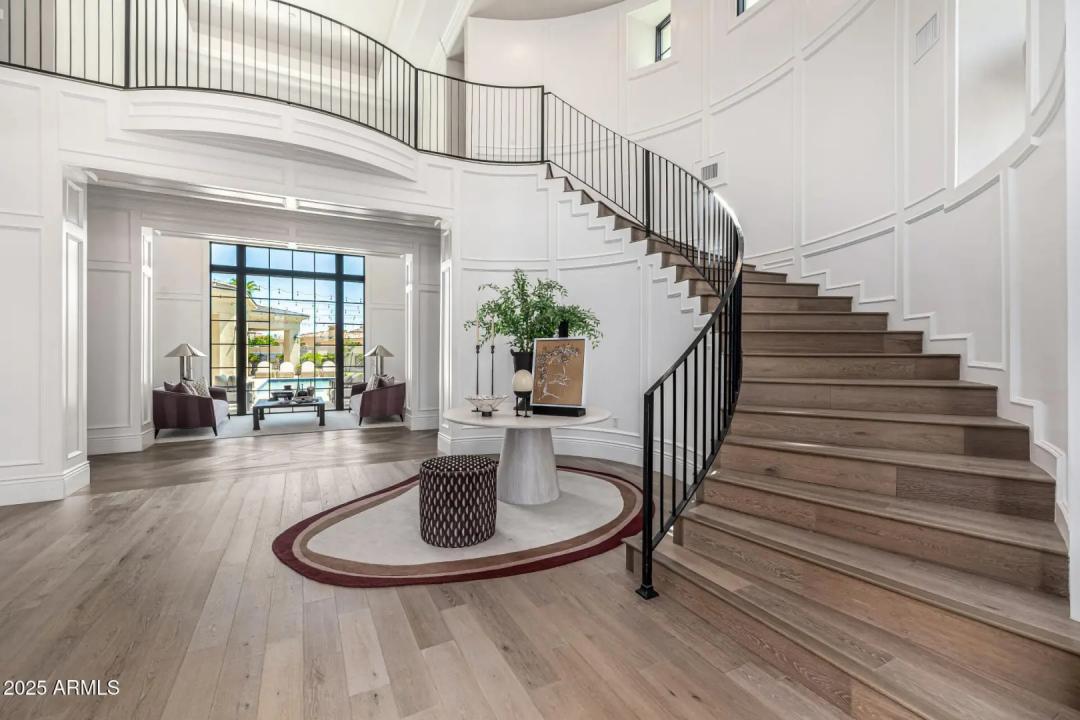 Real Estate Picture 16