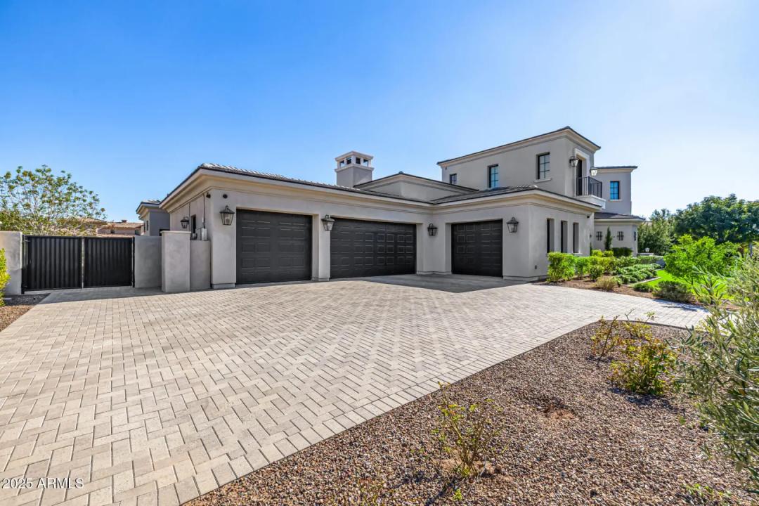 Real Estate Picture 8