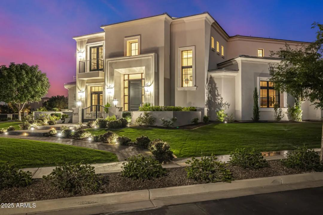 Real Estate Picture 11