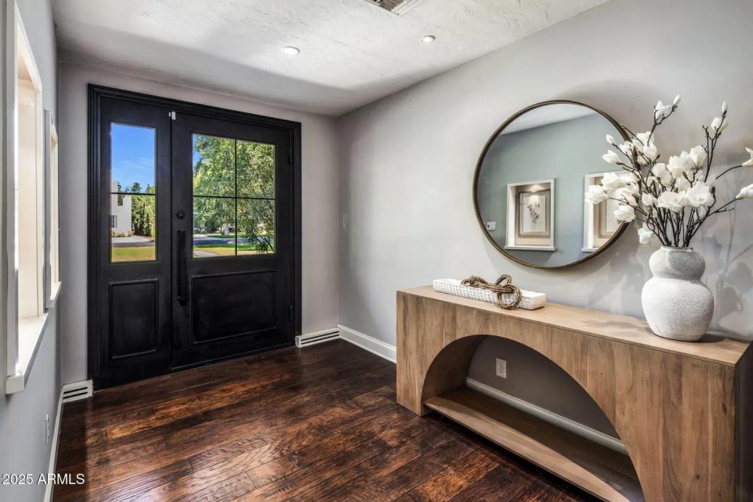 Real Estate Picture 5