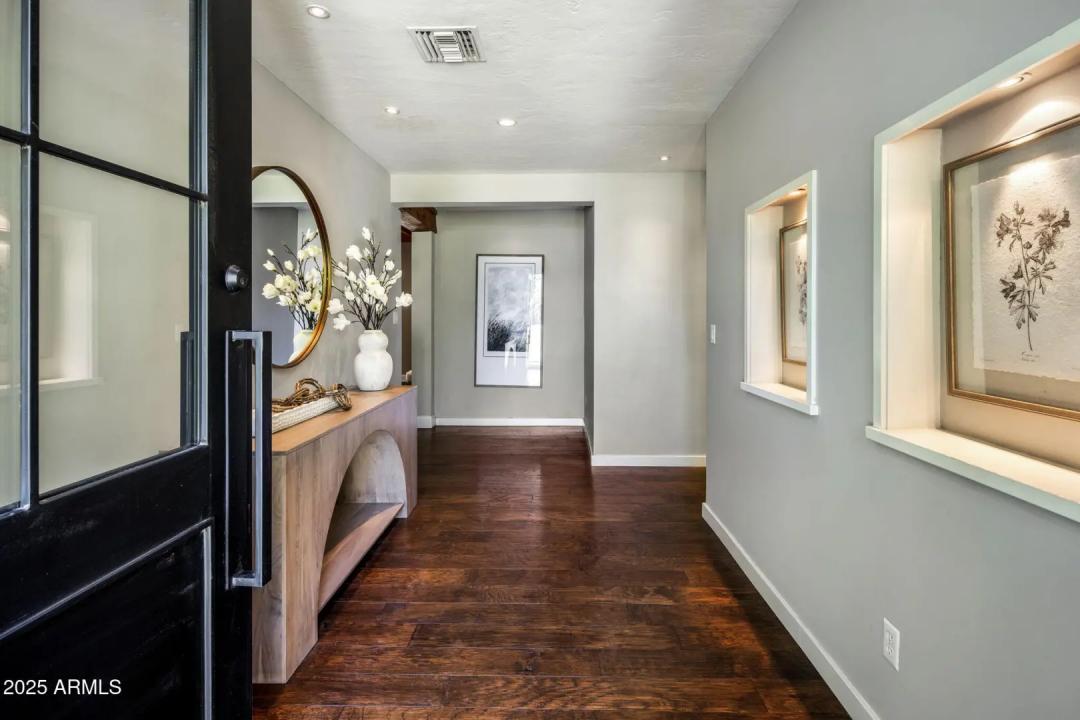 Real Estate Picture 6