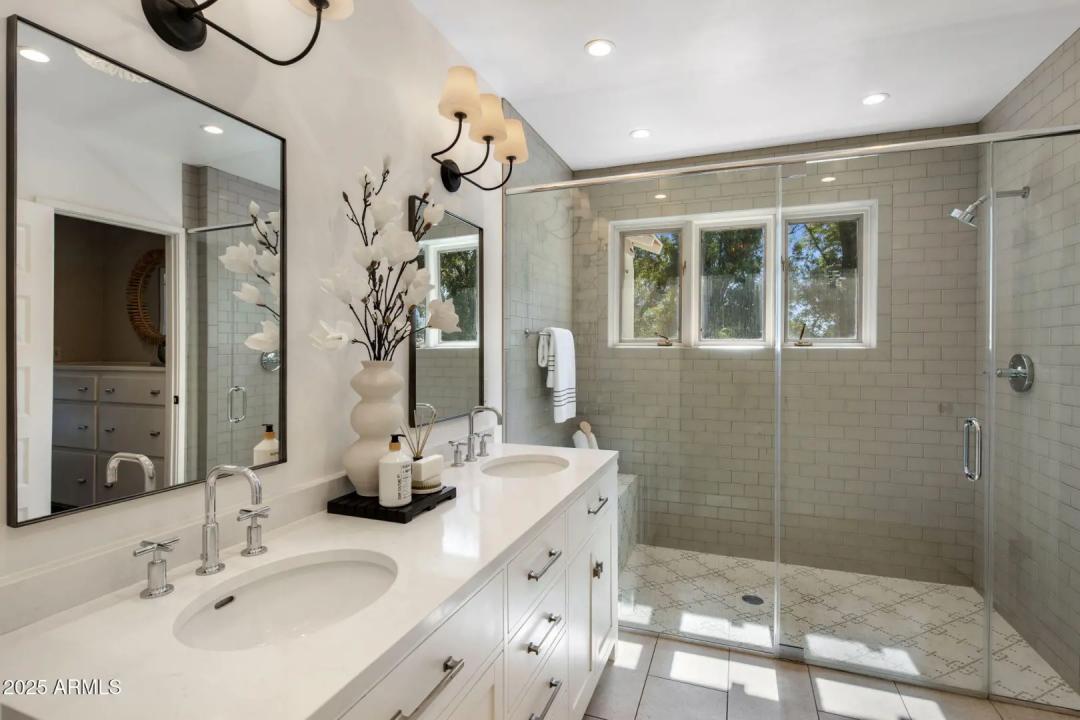 Real Estate Picture 23