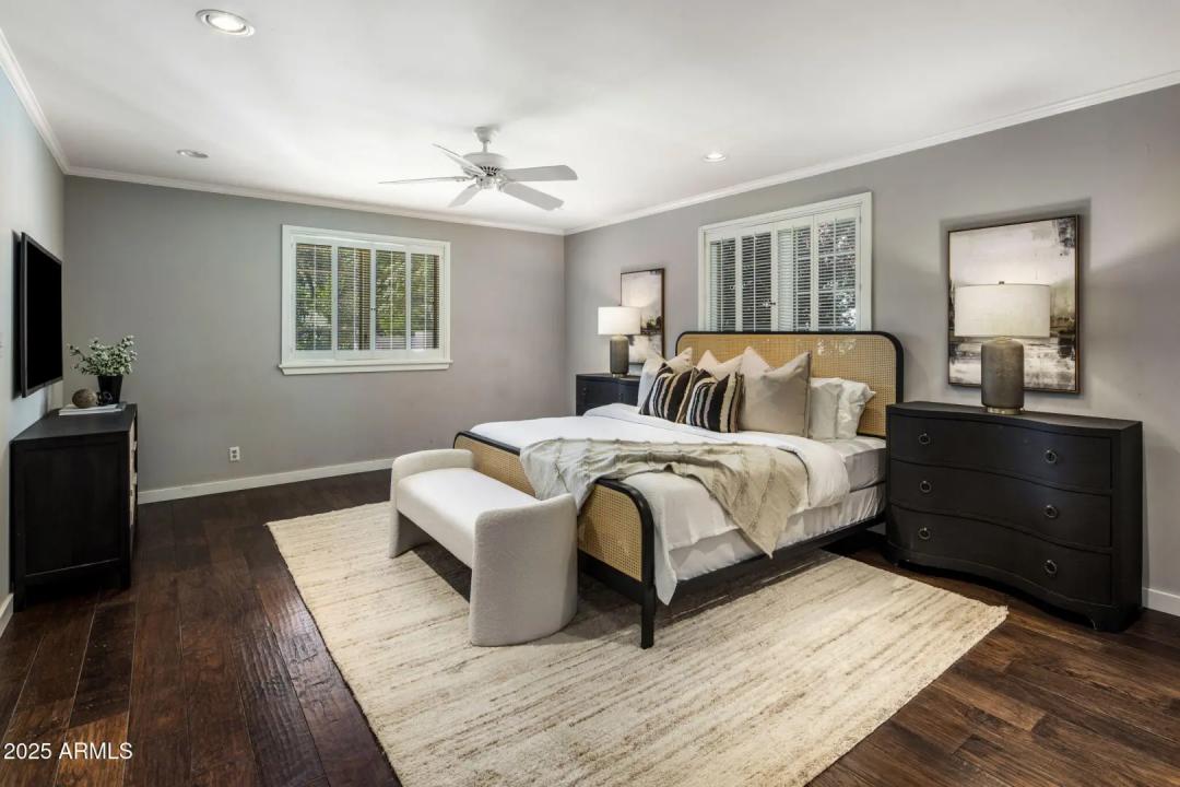 Real Estate Picture 24