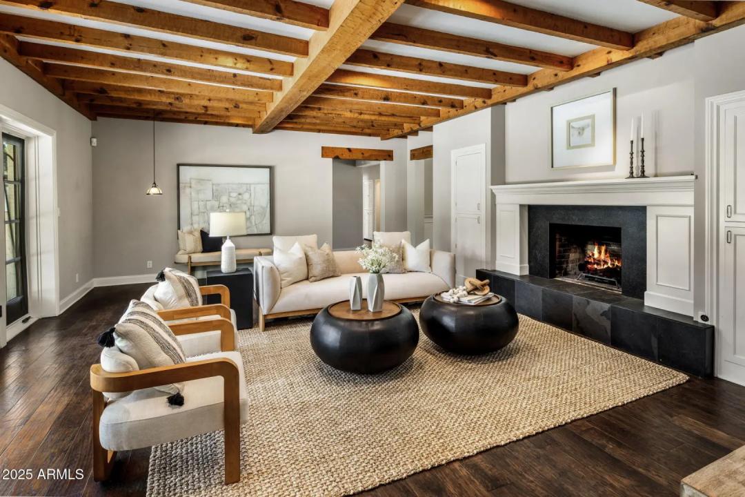 Real Estate Picture 9