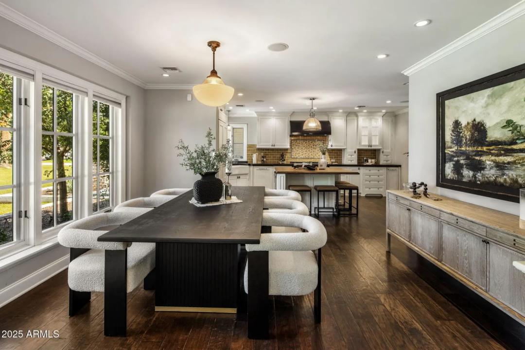 Real Estate Picture 11