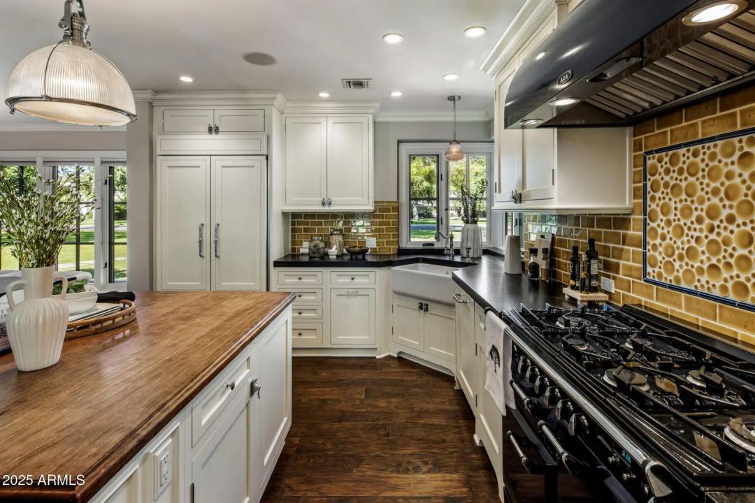 Real Estate Picture 14